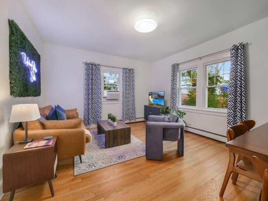 Midcentury Mod Suite, Hudson River/Mt Beacon Views Νιούμπεργκ Εξωτερικό φωτογραφία